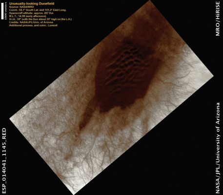 Unusually-looking Dunefield (Natural Colors; credits: Lunexit)
nessun commento
Parole chiave: Mars from orbit - Dunefield - Southern Hemisphere