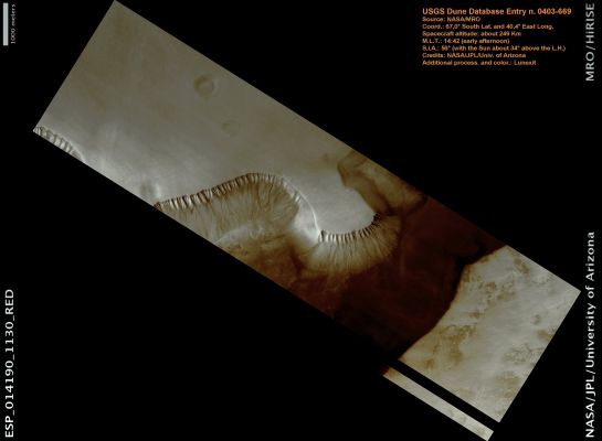 USGS Dune Database Entry Number 0403-669 (Natural Colors; credits: Lunexit)
nessun commento
Parole chiave: Mars from orbit - Dunes - Terra Cimmeria Region