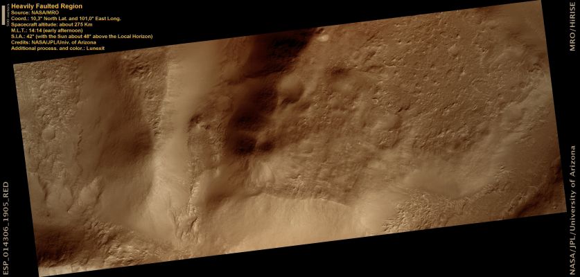 Heavily Faulted Region (Natural Colors; credits: Lunexit)
nessun commento
Parole chiave: Mars from orbit - Peri-Equatorial Regions