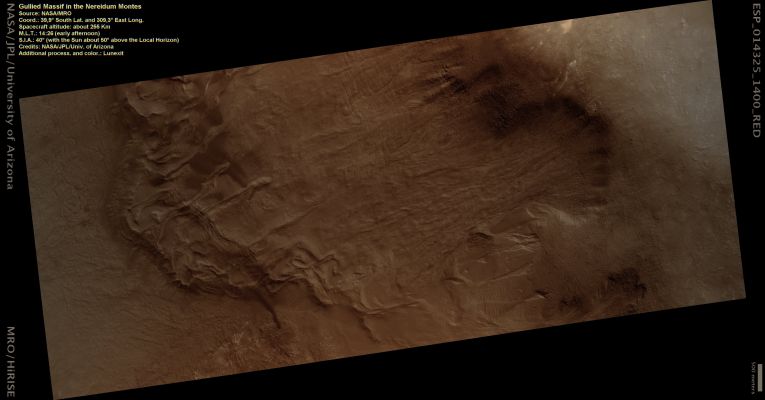Gullied Massif in Nereidum Montes (Natural Colors; credits: Lunexit)
nessun commento
Parole chiave: Mars from orbit - Nereidum Montes Region