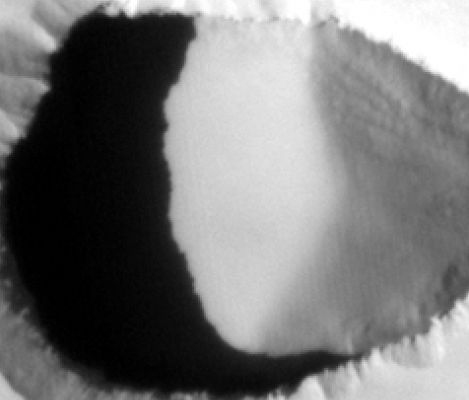 Extremely Unusually-looking Skylight (SuperEDM n.3 - credits: Dr G. Barca)
nessun commento
Parole chiave: Mars from orbit - Collapse Features - Pit