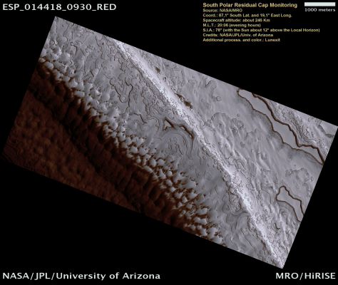 South Polar Residual Cap Monitoring (Natural Colors; credits: Lunexit)
nessun commento
Parole chiave: Mars from orbit - South Pole - South Polar Residual Cap