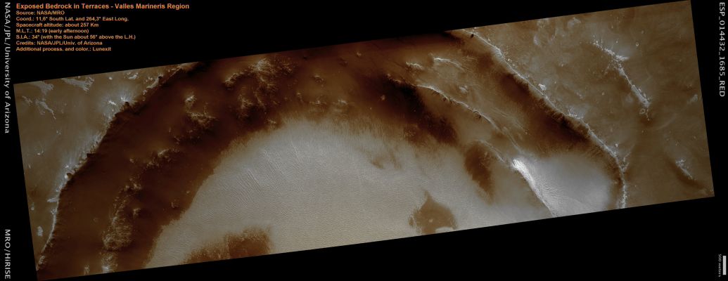 Terraced Unnamed Crater (Natural Colors; credits: Lunexit)
nessun commento
Parole chiave: Mars from orbit - Craters - Unnamed Crater in Valles Marineris