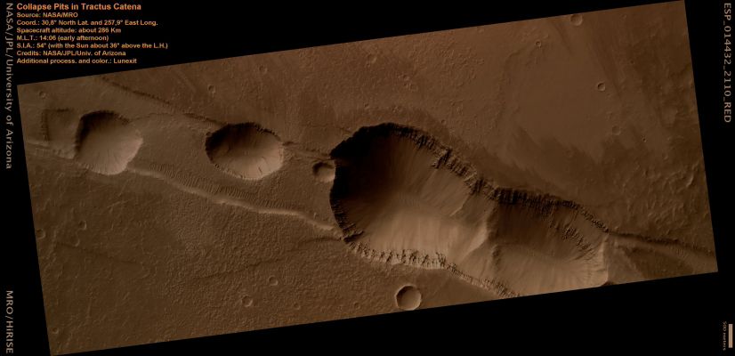 Collapse Pits in Tractus Catena (Natural Colors; credits: Lunexit)
nessun commento
Parole chiave: Mars from orbit - Collapse Features - Pits