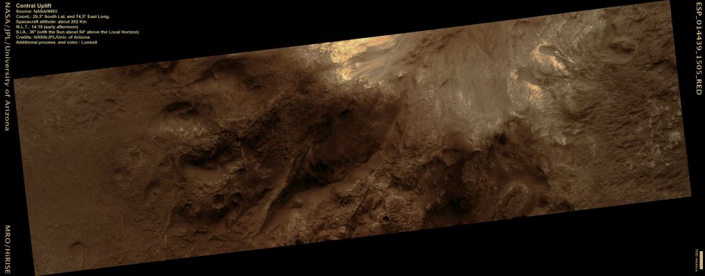 Central Uplift (Natural Colors; credits: Lunexit)
nessun commento
Parole chiave: Mars from orbit - Craters - Unnamed Crater with Central Peak