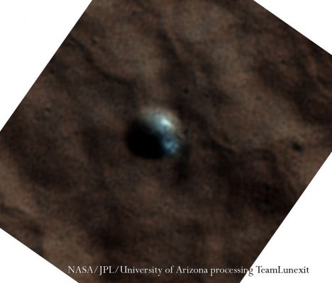 Exposed Ice in Fresh Crater (Absolute Natural Colors; credits for the additional process. and color.: Dr Marco Faccin - Lunexit Team)
nessun commento
Parole chiave: Mars from orbit - Craters - Unnamed Crater with Ice