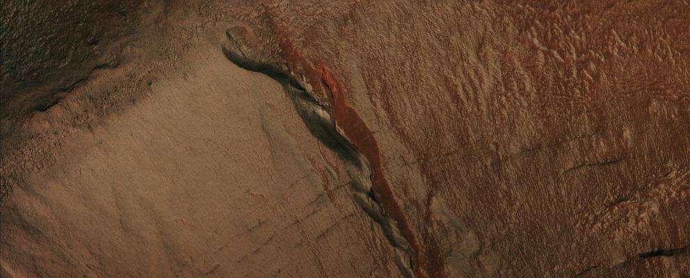 Southern Gullies (EDM n.1 - Enhanced True Colors; credits for the additional process. and color.: Elisabetta Bonora - Lunexit Team)
nessun commento
Parole chiave: Mars from orbit - Craters - Unnamed Crater with Gullies