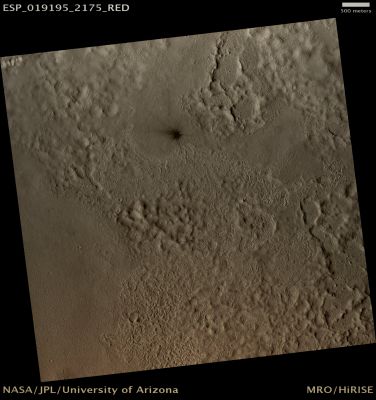 Recent Impact (Natural Colors; credits for the additional process. and color.: Dr Paolo C. Fienga - Lunexit Team)
Acquisition Date: 31 August 2010
Mars Local Time (MLT): 15:22 (Early Afternoon)
Latitude (centered): 37,3° North 
Longitude (East): 182,2° 
Range to Target Site: 298,4 Km (such as about 186,5 miles) 
Original image scale range: 29,8 cm/pixel (with 1 x 1 binning) so objects ~90 cm across are resolved 
Map projected scale: 25 cm/pixel
Map projection: EQUIRECTANGULAR 
Emission angle: 2,5° 
Sun-Mars-Spacecraft (or Phase) Angle: 52,0° 
Solar Incidence Angle: 49° (with the Sun about 41° above the Local Horizon) 
Solar Longitude: 141,1° - Northern Summer
Parole chiave: Mars from orbit - Craters - Extremely Recent Small Impact Crater