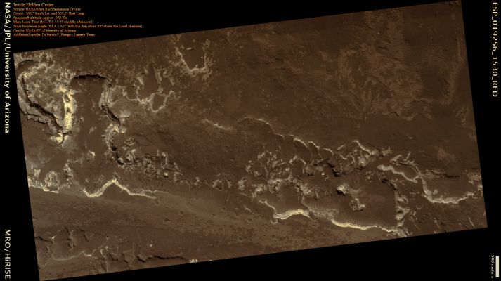 The "White Cliffs" of Holden Crater (CTX Frame - Natural Colors; credits for the additional process. and color.: Dr Paolo C. Fienga - Lunexit Team)
nessun commento
Parole chiave: Mars from orbit - Craters - Holden Crater