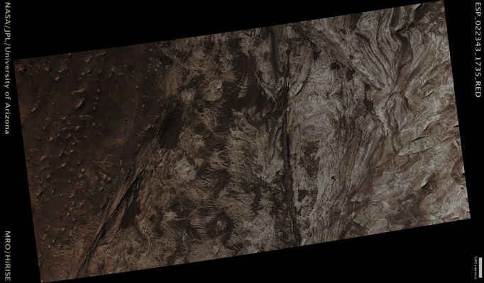 Faulted, Layered Deposits in Candor Chasma (Absolute Natural Colors; credits for the additional process. and color.: Dr Paolo C. Fienga - Lunexit Team)
Acquisition date: May, 3, 2011
Mars Local Time: 14:34 (Early Afternoon)
Latitude (centered): 6,6° South 
Longitude (East): 284,1° 
Spacecraft Altitude (such as "Range to Target Site"): 269,1 Km (168,2 miles) 
Original Image Scale Range: 26,9 cm/pixel (with 1 x 1 binning) so objects ~81 cm across are resolved 
Map Projected Scale: 25 cm/pixel
Map Projection: EQUIRECTANGULAR 
Emission Angle: 12,6° 
Sun-Target-MRO (such as "Phase") Angle: 29,6°
Solar Incidence Angle (S.I.A.): 41°, with the Sun about 49° above the Local Horizon 
Solar Longitude: 285,6° (Northern Winter)
Parole chiave: Mars from orbit - Chasmas - Candor Chasma