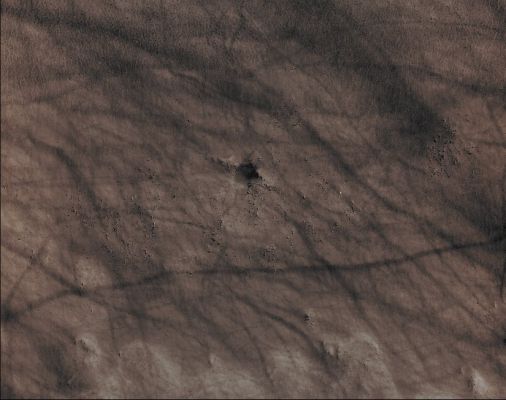 Dust Devils' Tracks in Noachis Terra (Natural Colors; credits for the additional process. and color.: Drr Gianluigi Barca and Paolo C. Fienga - Lunexit Team)
Mars Local Time: 14:28 (Early Afternoon)
Coord. (centered): 53,8° South Lat. and 357,1° East Long.
Spacecraft altitude: 253,0 Km (such as about 158,2 miles) 
Original image scale range: 25,3 cm/pixel (with 1 x 1 binning) so objects ~ 76 cm across are resolved 
Map projected scale: 25 cm/pixel
Map projection: EQUIRECTANGULAR
Emission Angle: 5,4° 
Sun-Mars-Spacecraft (or "Phase") Angle: 47,2°
Solar Incidence Angle: 43° (meaning that the Sun is about 47° above the Local Horizon)
Solar Longitude: 300,5° (Northern Winter)
Credits: NASA/JPL/University of Arizona
Additional process. and coloring: Drr Gianluigi Barca and Paolo C. Fienga - Lunar Explorer Italia
Parole chiave: Mars from orbit - Aeolian Features - Dust Devil Tracks (DD Tracks)