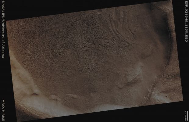 Unnamed Southern Crater (Absolute Natural Colors; credits for the additional process. and color.: Dr Paolo C. Fienga - Lunexit Team)
Mars Local Time: 14:19 (Early Afternoon)
Coord. (centered): 43,7° South Lat. and 272,8° East Long.
Spacecraft altitude: 249,4 Km (such as about 155,8 miles) 
Original image scale range: 24,9 cm/pixel (with 1 x 1 binning) so objects ~ 75 cm across are resolved 
Map projected scale: 25 cm/pixel
Map projection: EQUIRECTANGULAR
Emission Angle: 0,3° 
Sun-Mars-Spacecraft (or "Phase") Angle: 48,1°
Solar Incidence Angle: 48° (meaning that the Sun is about 42° above the Local Horizon)
Solar Longitude: 343,9° (Northern Winter)
Credits: NASA/JPL/University of Arizona
Additional process. and coloring: Dr Paolo C. Fienga - Lunar Explorer Italia
Parole chiave: Mars from orbit - Craters - Unnamed Southern Crater