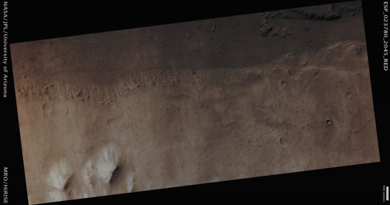 Features of Lunae Planum (Absolute Natural Colors; credits for the additional process. and color.: Dr Paolo C. Fienga - Lunexit Team) 
Mars Local Time: 14:06 (Early Afternoon)
Coord. (centered): 24,4° North Lat. and 287,3° East Long.
Spacecraft altitude: 283,8 Km (such as about 177,4 miles) 
Original image scale range: 56,8 cm/pixel (with 2 x 2 binning) so objects ~ 1 mt and 70 cm across are resolved 
Map projected scale: 50 cm/pixel
Map projection: EQUIRECTANGULAR
Emission Angle: 0,3° 
Phase Angle: 42,4°
Solar Incidence Angle: 42° (meaning that the Sun is about 48° above the Local Horizon)
Solar Longitude: 349,3° (Northern Winter)
Credits: NASA/JPL/University of Arizona
Additional process. and coloring: Dr Paolo C. Fienga - Lunar Explorer Italia
Parole chiave: Mars from orbit - Lunae Planum Region