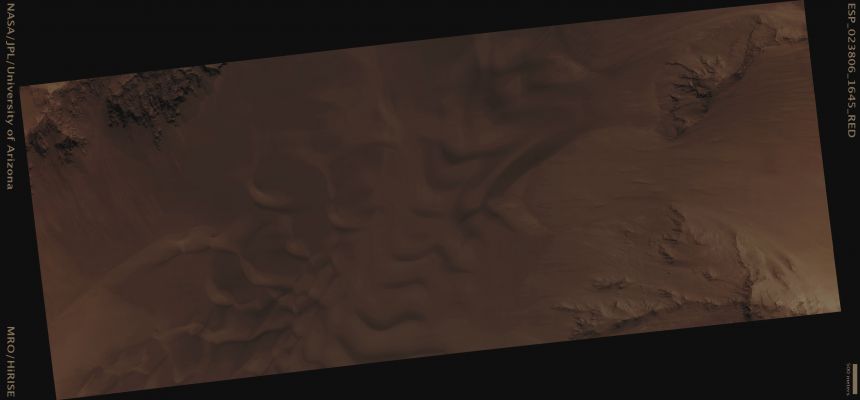 Features of Coprates Chasma (Absolute Natural Colors; credits for the additional process. and color.: Dr Paolo C. Fienga - Lunexit Team) 
Mars Local Time: 14:13 (Early Afternoon)
Coord. (centered): 15,2° South Lat. and 302,3° East Long.
Spacecraft altitude: 261,6 Km (such as about 163,5 miles) 
Original image scale range: 52,3 cm/pixel (with 2 x 2 binning) so objects ~ 1 mt and 57 cm across are resolved 
Map projected scale: 50 cm/pixel
Map projection: EQUIRECTANGULAR
Emission Angle: 2,3° 
Sun-Mars-Spacecraft (or "Phase") Angle: 37,0°
Solar Incidence Angle: 35° (meaning that the Sun is about 55° above the Local Horizon)
Solar Longitude: 350,3° (Northern Winter)
Credits: NASA/JPL/University of Arizona
Additional process. and coloring: Dr Paolo C. Fienga - Lunar Explorer Italia
Parole chiave: Mars from orbit - Chasmas - Coprates Chasma