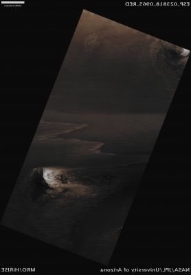 Potential Water-Ice Outlier persistant through Southern Summer (Absolute Natural Colors; credits for the additional process. and color.: Dr Paolo C. Fienga - Lunar Explorer Italia)
Mars Local Time: 15:46 (Middle Afternoon)
Coord. (centered): 83,5° South Lat. and 3,0° East Long.
Spacecraft altitude: 249,7 Km (such as about 156,0 miles) 
Original image scale range: 50,0 cm/pixel (with 2 x 2 binning) so objects ~ 1 mt and 50 cm across are resolved 
Map projected scale: 50 cm/pixel
Map projection: POLAR STEREOGRAPHIC
Emission Angle: 0,3° 
Sun-Mars-Spacecraft (or "Phase") Angle: 82,4°
Solar Incidence Angle: 83° (meaning that the Sun is about 7° above the Local Horizon)
Solar Longitude: 350,8° (Northern Winter)
Credits: NASA/JPL/University of Arizona
Additional process. and coloring: Dr Paolo C. Fienga - Lunar Explorer Italia
Parole chiave: Mars from orbit - South Polar Features - Potential Water-Ice Outlier persistant through Southern Summer