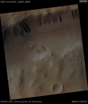 Slope Streaks (Absolute Natural Colors; credits for the additional process. and color.: Dr Paolo C. Fienga - Lunexit Team)
Mars Local Time: 14:24 (Early Afternoon)
Coord. (centered): 0,1° North Lat. and 37,9° East Long.
Spacecraft altitude: 270,1 Km (such as about 168,8 miles) 
Original image scale range: 27,0 cm/pixel (with 1 x 1 binning) so objects ~ 81 cm across are resolved 
Map projected scale: 25 cm/pixel
Map projection: EQUIRECTANGULAR
Emission Angle: 8,5° 
Sun-Mars-Spacecraft (or "Phase") Angle: 27,9°
Solar Incidence Angle: 36° (meaning that the Sun is about 54° above the Local Horizon)
Solar Longitude: 8,2° (Northern Spring)
Credits: NASA/JPL/University of Arizona
Additional process. and coloring: Dr Paolo C. Fienga - Lunar Explorer Italia
Parole chiave: Mars from orbit - Craters - Unnamed Crater with Slope-Streaks