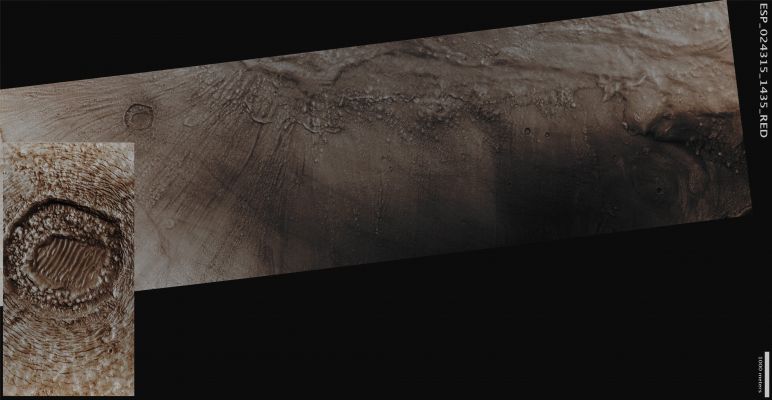Unusually-looking Unnamed Crater near the Confluence of Dao Vallis with Niger Vallis (Absolute Natural Colors; credits for the additional process. and color.: Dr Paolo C. Fienga - Lunexit Team)
Mars Local Time: 14:32 (Early Afternoon)
Coord. (centered): 36,1° South Lat. and 90,3° East Long.
Spacecraft altitude: 258,3 Km (such as about 161,4 miles) 
Original image scale range: 51,7 cm/pixel (with 2 x 2 binning) so objects ~ 1 mt and 55 cm across are resolved 
Map projected scale: 50 cm/pixel
Map projection: EQUIRECTANGULAR
Emission Angle: 5,6° 
Sun-Mars-Spacecraft (or "Phase") Angle: 50,5°
Solar Incidence Angle: 54° (meaning that the Sun is about 36° above the Local Horizon)
Solar Longitude: 10,1° (Northern Spring)
Credits: NASA/JPL/University of Arizona
Additional process. and coloring: Dr Paolo C. Fienga - Lunar Explorer 
Parole chiave: Mars from orbit - Craters - Unnamed Crater near the Confluence of Dao Vallis with Niger Vallis 