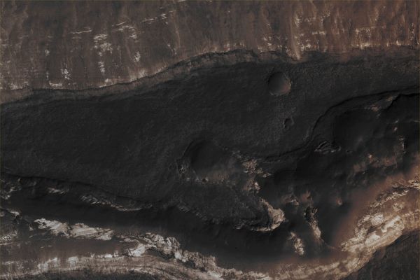 Layered Features inside Terby Crater (CTX Frame "B" - Absolute Natural Colors; credits for the additional process. and color.: Dr Paolo C. Fienga - Lunexit Team)
Coord. (centered): 27,1° South Lat. and 75,0° East Long.
Parole chiave: Mars from orbit - Craters - Terby Crater