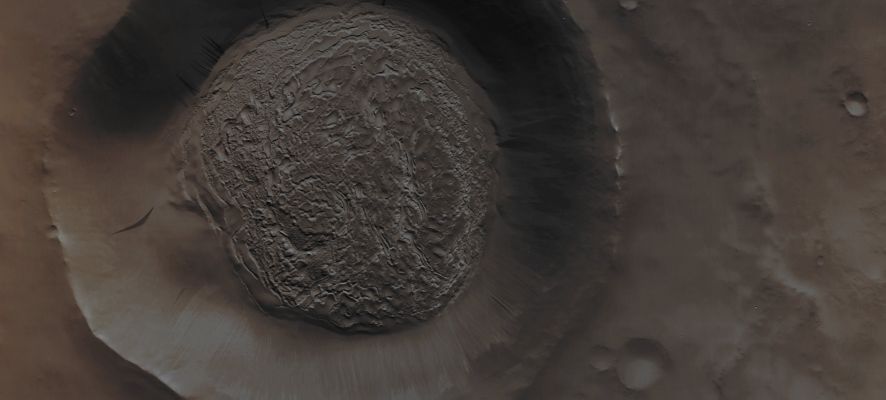 Unnamed Crater with strange-looking Material on its Floor (Absolute Natural Colors; credits for the additional process. and color.: Dr Paolo C. Fienga - Lunexit Team)
Coord. (centered): 24,4° North Lat. and 46,6° East Long.
Parole chiave: Mars from orbit - Craters - Unnamed Crater