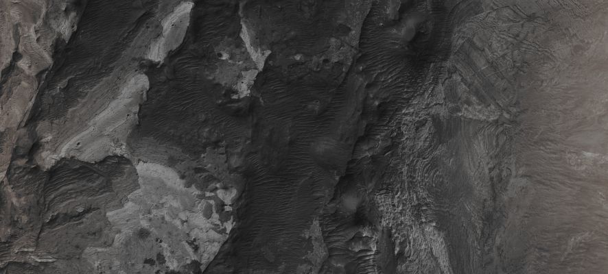 Faults in Jus Chasma (CTX Frame - Absolute Natural Colors; credits for the additional process. and color.: Dr Paolo C. Fienga - Lunexit Team)
Mars Local Time: 14:49 (early afternoon)
Coord. (centered): 7,8° South Lat. and 279,5° East Long.
Spacecraft altitude: 278,7 Km (such as about 174,2 miles) 
Original image scale range: 27,9 cm/pixel (with 1 x 1 binning) so objects ~ 84 cm across are resolved
Map projected scale: 25 cm/pixel
Map projection: EQUIRECTANGULAR
Emission Angle: 19,3° 
Phase Angle: 33,2°
Solar Incidence Angle: 48° (meaning that the Sun is about 42° above the Local Horizon)
Solar Longitude: 35,8° (Northern Spring)
Credits: NASA/JPL/University of Arizona
Additional process. and coloring: Lunar Explorer Italia
Parole chiave: Mars from orbit - Chasmas - Jus Chasma