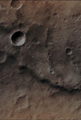 Features of Hesperia Planum: recent Impact Crater superposing a "Wrinkle Ridge" (EDM - Absolute Natural Colors; credits for the additional process. and color.: Dr Paolo C. Fienga - Lunexit Team)
Mars Local Time: 14:50 (early afternoon)
Coord. (centered): 19,7° South Lat. and 114,9° East Long.
Spacecraft altitude: 256,8 Km (such as about 160,5 miles) 
Original image scale range: 25,7 cm/pixel (with 1 x 1 binning) so objects ~ 77 cm across are resolved
Map projected scale: 25 cm/pixel
Map projection: EQUIRECTANGULAR
Emission Angle: 4,0° 
Sun - Mars - MRO (or "Phase") Angle: 58,7°
Solar Incidence Angle: 56° (meaning that the Sun is about 34° above the Local Horizon)
Solar Longitude: 43,4° (Northern Spring)
Credits: NASA/JPL/University of Arizona
Additional process. and coloring: Lunar Explorer Italia
Parole chiave: Mars from orbit - Hesperia Planum Region