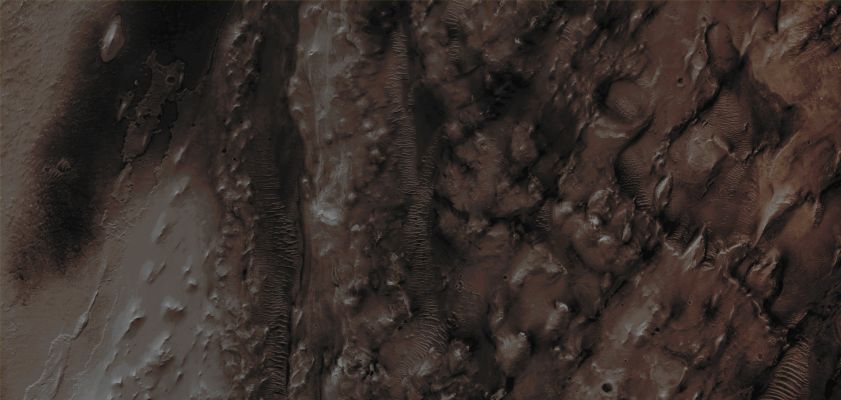 Erosional Features inside Pasteur Crater (Absolute Natural Colors; credits for the additional process. and color.: Elisabetta Bonora and Marco Faccin - Lunexit Team)
Mars Local Time: 14:45 (early afternoon)
Coord. (centered): 19,3° North Lat. and 24,2° East Long.
Spacecraft altitude: 286,2 Km (such as about 178,9 miles) 
Original image scale range: 57,3 cm/pixel (with 2 x 2 binning) so objects ~ 1 mt and 72 cm across are resolved
Map projected scale: 50 cm/pixel
Map projection: EQUIRECTANGULAR
Emission Angle: 7,3° 
Sun - Mars - MRO (or "Phase") Angle: 46,1°
Solar Incidence Angle: 39° (meaning that the Sun is about 51° above the Local Horizon)
Solar Longitude: 48,1° (Northern Spring)
Credits: NASA/JPL/University of Arizona
Additional process. and coloring: Lunar Explorer Italia
Parole chiave: Mars from orbit - Erosional Features