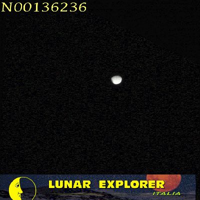 Eclipse... (GIF-Movie; credits: Dr G. Barca)
Uno spettacolare GIF-Movie realizzato dal nostro (sempre più bravo) Dr Barca il quale ci mostra una stupenda eclissi mentre si materializza davanti agli "occhi elettronici" dell'Orbiter CASSINI. 

Un "commento"? Ecco lo Spazio: l'Ultima Frontiera. La VERA e l'UNICA Ultima Frontiera.
Parole chiave: GIF-Movie