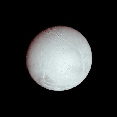 Enceladus (true colors - elab. Lunexit)
Caption NASA:"This nearly equatorial view shows cratered regions on Enceladus in the central part of its Leading Hemisphere and high Northern Latitudes. Much of the rest of the geologically active moon is relatively crater free and covered by fractures and folds. 
North on Enceladus is up. 

The image was taken in polarized green light with the Cassini spacecraft narrow-angle camera on June 28, 2007 at a distance of approx. 293.000 Km (about 182.000 miles) from Enceladus. 
Image scale is roughly 2 Km (a little more than 1 mile) per pixel".
Parole chiave: Saturn's Moons - Enceladus