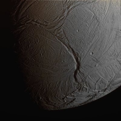 Enceladus Oct. 9, 2008 Flyby
Caption NASA:"The image was taken with the Cassini Spacecraft narrow-angle camera on Oct. 9, 2008, a distance of approx. 42.000 Km (about 26.000 miles) from Enceladus. 
Image scale is 503 meters (1650 feet) per pixel".
Parole chiave: Saturn's Moon - Enceladus