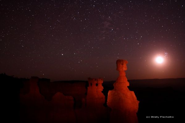 Hoodoos
Da "NASA - Picture of the Day", del giorno 3 Luglio 2008:"The strange-looking rock formations in the foreground of this skyscape are called "Hoodoos". 
Towers of weathered, eroded sedimentary rock, Hoodoos are found in arid regions of planet Earth and are particularly abundant in an area known as Bryce Canyon National Park in southern Utah, USA. 
The more familiar night sky pictured here was recorded early Monday morning and includes bright star Capella, alpha star of the constellation Auriga, left of center. 
On the far right, a very over exposed crescent Moon dominates the sky in close conjunction with the sister stars of the Pleiades Cluster. The curious shapes of the two tall, illuminated Hoodoos suggest their popular monikers: Thor's Hammer (right) and The Temple of Osiris".

Nota Lunexit: e se le Cuspidi di Blair (a.k.a.: The Lunar Spires) fossero, in realtà, qualcosa del genere?!?... Questo solo per dire e per dirVi: ATTENZIONE quando si parla di "strutture artificiali"! Se questa foto fosse stata scattata su Marte (ad esempio), quanti Eso-Archeografi (Eso-Archeologi) ed Appassionati (assieme ai soliti Scrittori immaginifici e furbetti) avrebbero immediatamente pensato e parlato di "possibili - se non certi... - Artifacts"?

Pensateci sopra...
Parole chiave: Artistic Pictures