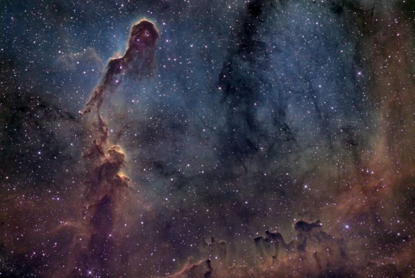 The "Elephant's Trunk Nebula" in IC 1396
"...Quando c'è da criticare e da sputare sentenze, si è sempre in grande compagnia; quando c'è da creare o difendere qualcosa, si è quasi sempre da soli..."

(antico detto popolare)
Parole chiave: From Earth Images - Amatorial Images