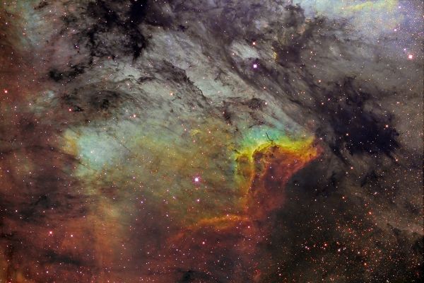 IC 5067 in the "Pelican Nebula"
"...Quod quis crebro videt non mirantur, etiamsi cur fiat nescit..."

(Cicerone)

"...Quello che vediamo (in vero) non ci sorprende, anche se non sappiamo perchè accade..." (trad. libera)
Parole chiave: From Earth Images - Professional Images