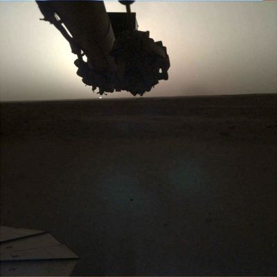 Sunrise over Elysium Planitia - Sol 145
Captionb NASA originale:"NASA's InSight Lander used its Instrument Deployment Camera (IDC) on the Spacecraft's Robotic Arm (RA) to image this Sunrise on Mars on April 24, 2019, the 145th Martian Day (or Sol) of the mission. This was taken around 05:30 a.m. Mars Local Time (M.L.T.).

This image accurately shows the panorama as a human eye would see it".
Parole chiave: Martian Panorama - Dawn
