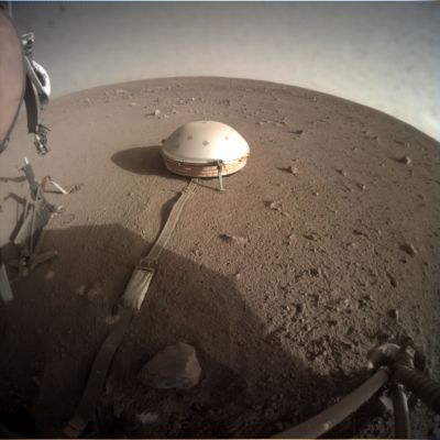 The Sky over Elysium Planitia - Sol 332
Caption NASA originale:"NASA's InSight Mars lander acquired this image of the area in front of the Lander using its Lander-mounted, Instrument Context Camera (ICC).

This image was acquired on November 2, 2019, Sol 332 of the InSight mission where the Local Mean Solar Time for the image exposures was 12:40:35.305 PM. Each ICC image has a field of view of 124 x 124 degrees".
Parole chiave: Mars - Surface