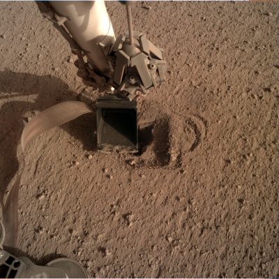 Working on the Surface - Sol 530
nessun commento
Parole chiave: Martian Surface