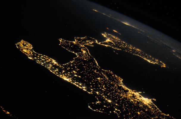 Nightlights of Southern Italy
nessun commento
Parole chiave: Earth - Southern Italy