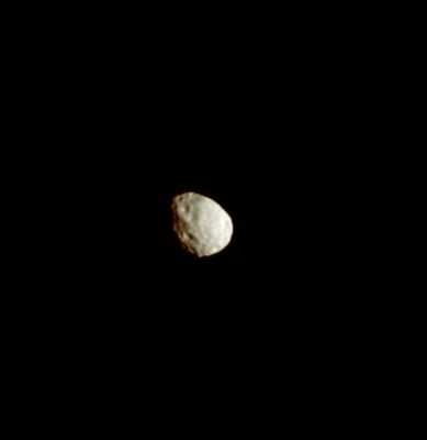 Craters on Janus (possible Natural Colors; credits: Lunexit)
Caption NASA:"From hundreds of thousands of kilometers away, the Cassini Spacecraft spies craters on the Surface of the moon Janus. 
This view looks toward the Saturn-facing side of Janus (about 179 Km, or  approx. 111 miles across). North on Janus is up and rotated 27° to the right. The image was taken in Green Light with the Cassini Spacecraft narrow-angle camera on May 25, 2009. 

Scale in the original image was roughly 4 Km (approx. 2,5 miles) per pixel. The image has been magnified by a factor of two and contrast-enhanced to aid visibility. 
The view was acquired from a distance of approx. 730.000 Km (such as about 454.000 miles) from Janus and at a Sun-Janus-Spacecraft, or Phase, Angle of 38°".
Parole chiave: Saturn's Moon - Janus