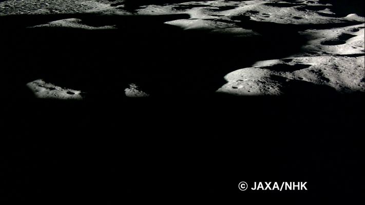 The very final images taken by the HDTV (5)
Picture taken at 03:15 a.m. 
Coord.: about 83° South Lat. and approx. 261° East Long.
Spacecraft altitude: 18,4 Km 
Relative Position: South of Drygalski Crater
Parole chiave: The Moon from orbit - Craters - Gill Crater