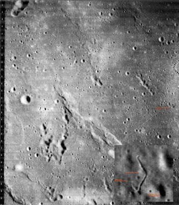 Original Lunar Orbiter - Frame LO1-1098 - The "disappearing" Volcanic Vent and related unusual Surface Features (photomosaic)
Individuata da un Ricercatore Giapponese (nostro iscritto, che si firma "Mister M" ed opera sul Sito del Sol Levante noto come "The Horizon") e riportata in Italia dal nostro onnipresente Dr Gianluigi Barca, abbiamo il piacere e l'onore di presentare sulle pagine di Lunar Explorer Italia una AUTENTICA Anomalìa Lunare di Superficie che, nonostante i nostri sforzi interpretativi, è rimasta (e, temiamo, rimarrà) una grande incognita.

Le immagini che ci interessano sono antiche (dunque le più genuine) e risalgono ai gloriosi giorni del Lunar Orbiter 1; i frames che ci interessano sono rubricati come LO1-1098, LO1-1099 e LO1-1100 e si riferiscono ad una Regione Equatoriale della Luna, posta a circa 0,11° di Latitudine Nord e 27,02° di Longitudine Est.
Il rilievo controverso, cerchiato ed indicato da una freccia, si trova nella porzione del frame situata alla Vostra Dx e, a seguito di una semplice analisi visuale, si rivela come un profondo crack della superficie il quale ci ricorda, per fattezze e caratterizzazioni, le cosiddette Bocche Vulcaniche (Volcanic Vents) o Crepe Vulcaniche (Volcanic Fissures), tanto comuni su Marte, nelle Regioni di Cerberus Fossae e nella Provincia Vulcanica di Tharsis.

Dov'è/dove sono la/e stranezza/e? La/e stranezza/e è/sono nel fatto che questa Surface Feature (che, come potete vedere nell'edm inserito in basso a Dx) non si limita a risolversi in una (possibile) Volcanic Feature, ma presenta anche - nella sua porzione più meridionale, due intrigantissimi dettagli che si risolvono (vedere per credere) in una sorta di "Torre a Vela" (che proietta ombra sulla superficie, coerentemente con le altre ombre del quadro) ed in una specie di "Ponte" (anch'esso capace di proiettare ombre coerenti) sulla cui Natura, in piena sincerità, non ci sentiamo in grado di esprimere giudizi.
Il gruppo di Rilievi Superficiali Anomali si inserisce in un modesto crater cluster il quale, come potete notare Voi stessi, ci fornisce degli eccellenti punti di riferimento. 
Punti di riferimento che ci tornano utili nei frames che seguono (LO1-1099 e 1100).

Il problema vero è che, purtroppo, nei frames 1099 e 1100, il Gruppo di Rilievi Anomali (Volcanic Vent inclusa) scompare, lasciando il posto a vaghe ed inconsistenti ombreggiature del suolo, come se qualcuno avesse dato una pennellata di bianchetto al frame.

Le conclusioni (sempre interlocutorie) che possiamo trarre da tutto questo sono semplici e non riteniamo utile dilungarci nel raccontarVele: le conoscete già, in fondo.

Decidete Voi, quindi, se il Gruppo di Rilievi (dalla Volcanic Vent alla Torre a Vela ed al Ponte) sono rilievi reali - come noi, in tutta Onestà, riteniamo - oppure se si tratta di un semplice, ma intrigante (ed anche corretto, dal punto di vista delle ombre che vengono proiettate sul Suolo Lunare...), gruppo di image-artifacts.

Attenzione: occorre notare, ad Onor del Vero, che questi tre frames - così come accade per quasi l'intera Collezione Lunar Orbiter - sono ricchi di graffietti ed altri vizi (macchioline e "segni del tempo" inclusi) che un buon Ricercatore non può non notare.

Ma il rilievo principale (la Bocca Vulcanica), al di là del Ponte e della Torre a Vela, sempre a nostro avviso, NON E' un image-artifact eppure...eppure sparisce anch'esso, nei due frames che seguono, al pari delle altre due possibili (ed enormi) Anomalìe di Superficie.

Ci sarebbe molto da dire a questo riguardo (Anomalìe Lunari, Marziane, Cover-Up, Disinformazione e Controinformazione) ma, per decenza e per tranquillità interiore se non altro, noi, oggi, ci fermiamo qui. 

I Vostri commenti, se ci saranno, potrete come sempre inserirli nello spazio ad essi dedicato.
Parole chiave: The Moon from Orbit - Unusual Surface Feature
