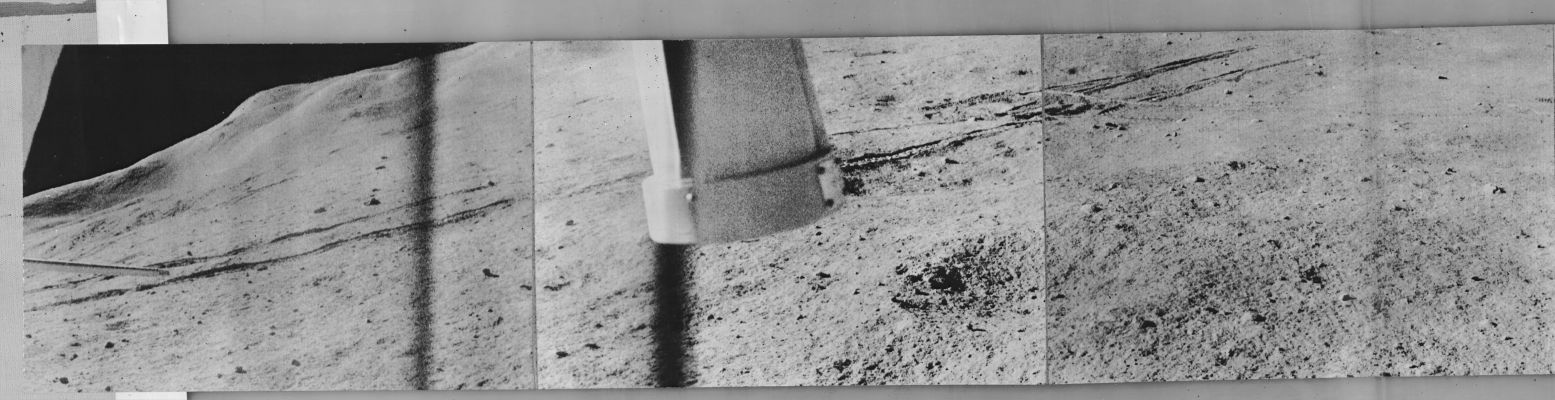 Rover Tracks and the distant Inner Rim of LeMonnier Crater
nessun commento
Parole chiave: Lunar Surface - Slightly Disturbed Soil