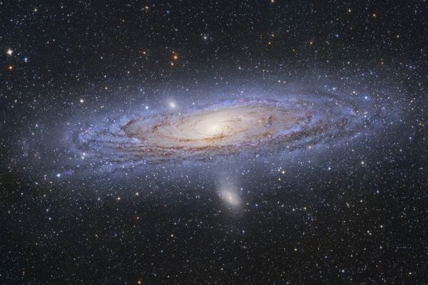 M 31 - The Beautiful "Andromeda Galaxy"
"Quando incontro la Sofferenza,
Spesso giro lo sguardo, per non ferire gli occhi
Dello stesso strappo che lacera la mia Anima;
Ma vorrei avere un esercito, per travolgere chi la procura, 
Guardandolo proprio negli occhi.

Quando incontro la Sofferenza,
Che nasce dalla cieca violenza degli uomini,
Vorrei portare dentro la mia casa le sue Vittime
E dire loro che non dovranno più temere;
Ma combatto anch’io la mia guerra contro l’odio che la genera...

E così, quando incontro la Sofferenza,
Le vado incontro, perché non si sentano soli quelli 
Che l’hanno già incontrata;
Perché la sofferenza non è ancora Morte,
Ma Dolore che, quella Morte, vuole raggiungerla".

Giuseppe Spina - "Un Passo Prima"
Parole chiave: From Earth Images - Amatorial Images