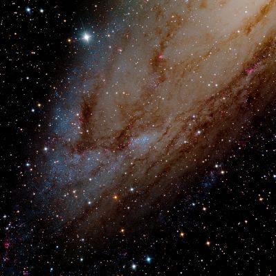 NGC 206 and the Star Clouds of Andromeda (Credits: Bob and Janice Fera - Fera Photography) 
"...Quando comincia una Guerra,
La Prima Vittima
E' sempre la Verità.
Quando la Guerra finisce,
Le bugie dei Vinti
Sono smascherate,
Quelle dei Vincitori
Diventano Storia..."

("A una ragazza del '43" - Arrigo Petacco)
Parole chiave: From Earth Pictures - The Andromeda Galaxy
