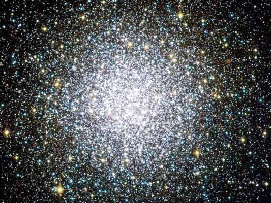 M 55 - Globular Star Cluster
"...Impedit ira animum, ne possit cernere verum..."

(Catone)

"...L'ira inibisce l'animo, così da non permettergli di vedere la Verità..." (l'ira acceca)
Parole chiave: From Earth Images - Professional Images
