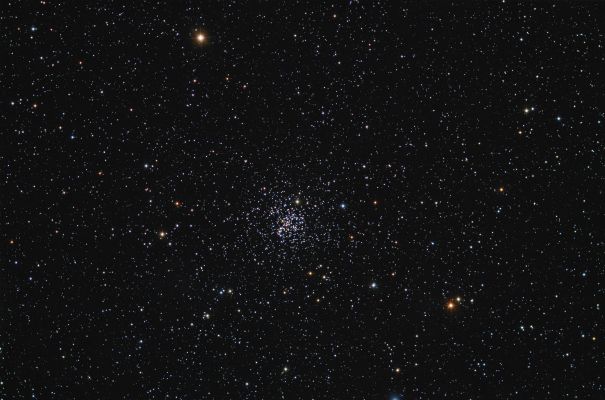 M 67 - Semi-Globular Star Cluster
"...God saw everything that He had made, and indeed, it was very good..."

- Genesis, 1:31
Parole chiave: From Earth Images - Professional Images