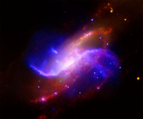 M 106 - Spiral Galaxy
"...Male parta, male dilabuntur..."

(Nevio)

"...Le cose iniquamente accumulate (guadagnate), iniquamente vengono dilapidate..."
Parole chiave: From Space Images - Chandra ST and SST + From Earth Image - Palomar Obs.