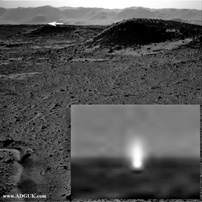 Fountain of Light or just another Hoax? 2 - Sol 589
Questa immagine e la seguente palesemente riprendono lo stesso "Fenomeno" eppure, se le guardate bene, "qualcosa" non va: dall'illuminazione (tipologia della flare e luminosità del panorama ripreso), alla posizione dell'ipotetico "oggetto". Anche in questo caso, se volete commentare...
Parole chiave: Martian Surface - possible Anomaly