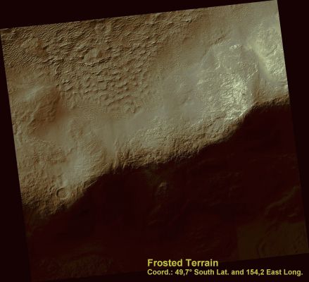 Half in the light and half in the darkness... (possible True Colors; credis: Lunar Explorer Italia)
Caption NASA originale:"Image TRA_000841_1300 was taken by the High Resolution Imaging Science Experiment (HiRISE) camera onboard the Mars Reconnaissance Orbiter spacecraft on October 1, 2006. The complete image is centered at 49,7° South Lat. and 154,2° East Long. The range to the target site was 248,4 Km (such as about 155,3 miles). 
At this distance the image scale is 99,4 cm/pixel (with 4 x 4 binning) so objects ~298 cm across are resolved. The image shown here has been map-projected to 100 cm/pixel and North is up. The image was taken at a MLT of 15:39 and the scene is illuminated from the West with a solar incidence angle of 87°, thus the Sun was about 3° above the horizon. 
At a Solar Longitude of 114,2°, the season on Mars is Northern Summer". 
Parole chiave: Mars from orbit - Terminator Line