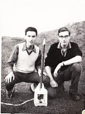 Dreams never die...
nessun commento
Parole chiave: History