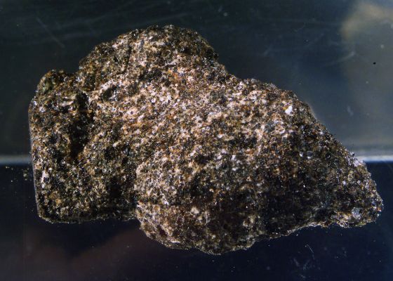 Lunar Cristal (True Colors)
Un frame splendido ed in Colori "VERISSIMI", dedicato a tutti quelli che pensano che la Luna sia monocromatica e di color grigio-cenere...
Parole chiave: Lunar Rock