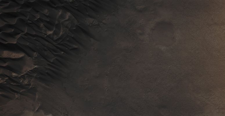 Dunefield in Nereidum Nontes (CTX Frame - Absolute Natural Colors; credits for the additional process. and color.: Dr Paolo C. Fienga/Lunar Explorer Italia/IPF)
Mars Local Time: 15:43 (Middle Afternoon)
Coord. (centered): 40,495° North Lat. and 309,939° East Long.
Spacecraft altitude: 254,8 Km (such as about 159,3 miles) 
Original image scale range: 25,5 cm/pixel (with 1 x 1 binning) so objects ~ 76 cm across are resolved
Map projected scale: 25 cm/pixel
Map projection: EQUIRECTANGULAR
Emission Angle: 1,0° 
Phase Angle: 57,3°
Solar Incidence Angle: 56° (meaning that the Sun was about 34° above the Local Horizon at the time the picture was taken)
Solar Longitude: 209,9° (Northern Autumn - Southern Spring)
Credits: NASA/JPL/University of Arizona
Additional process. and coloring: Lunar Explorer Italia
Parole chiave: Mars from orbit - Dunefield - Nereidum Montes Region